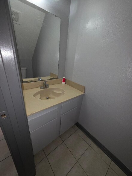 Building Photo - 7843 Sail St