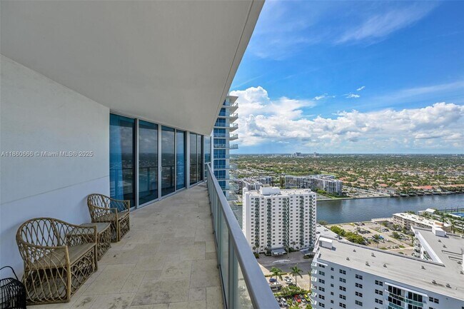 Building Photo - 3101 S Ocean Dr