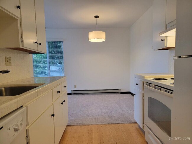 Building Photo - 160 Gardenside Dr