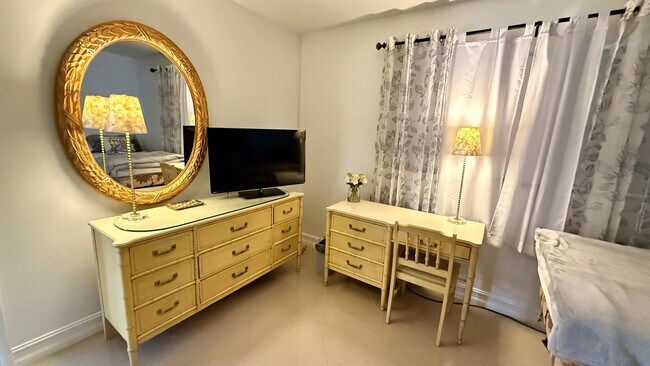 Building Photo - 1630 N Ocean Blvd