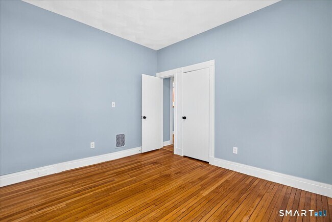 Building Photo - 172 Ellsworth Ave