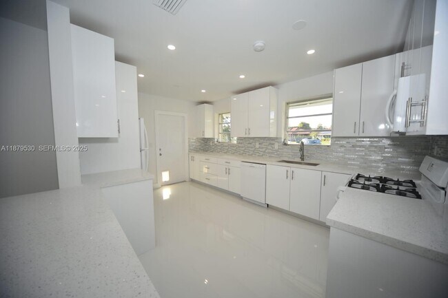 Building Photo - 18601 SW 97th Ct