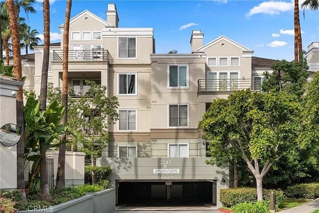 Building Photo - 2243 Martin