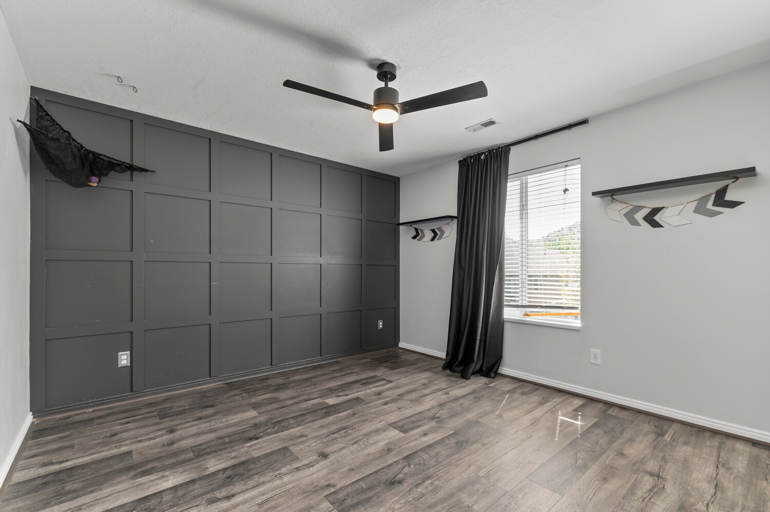 Building Photo - 4054 E Mohican Dr