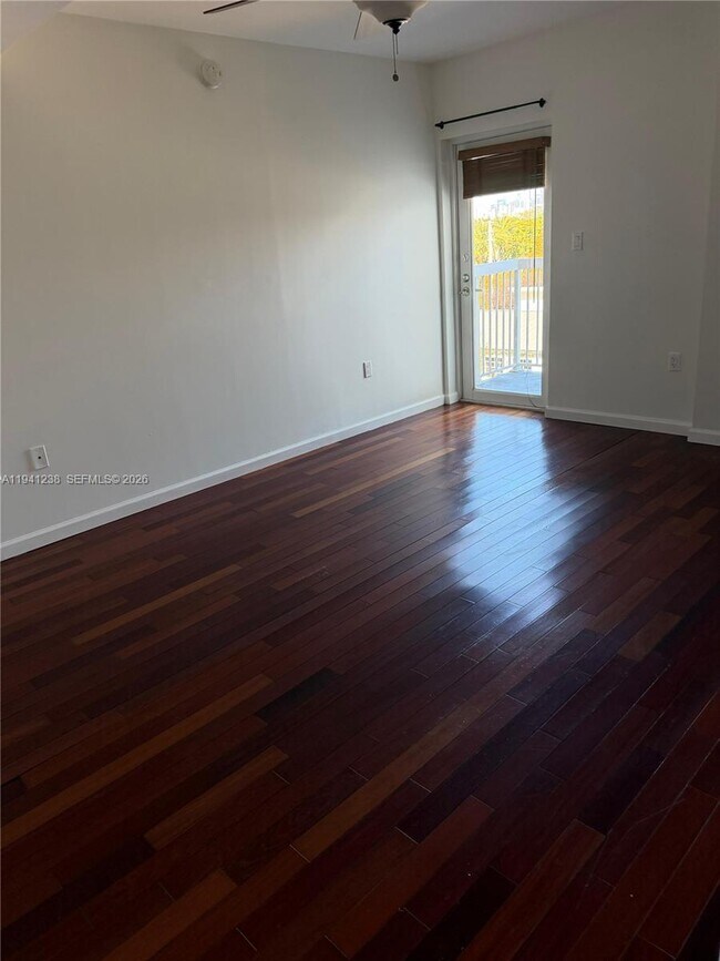 Building Photo - 2740 SW 28th Terrace