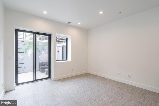 Building Photo - 3222 Turner St