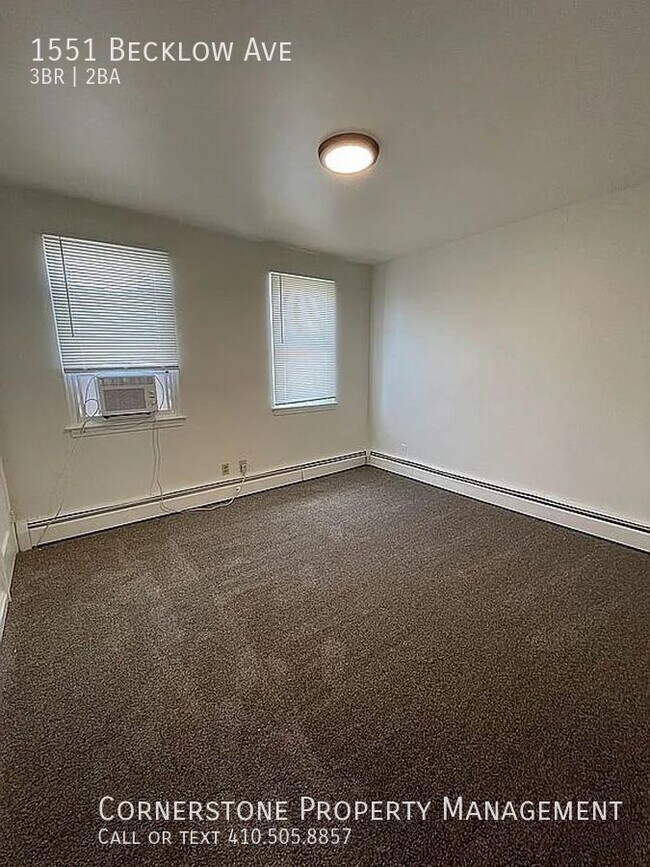 Building Photo - 3 beds | 1.5 baths | $1499 | 1551 Becklow ...