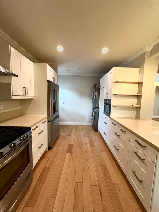 Kitchen - 4114 Albright Ave