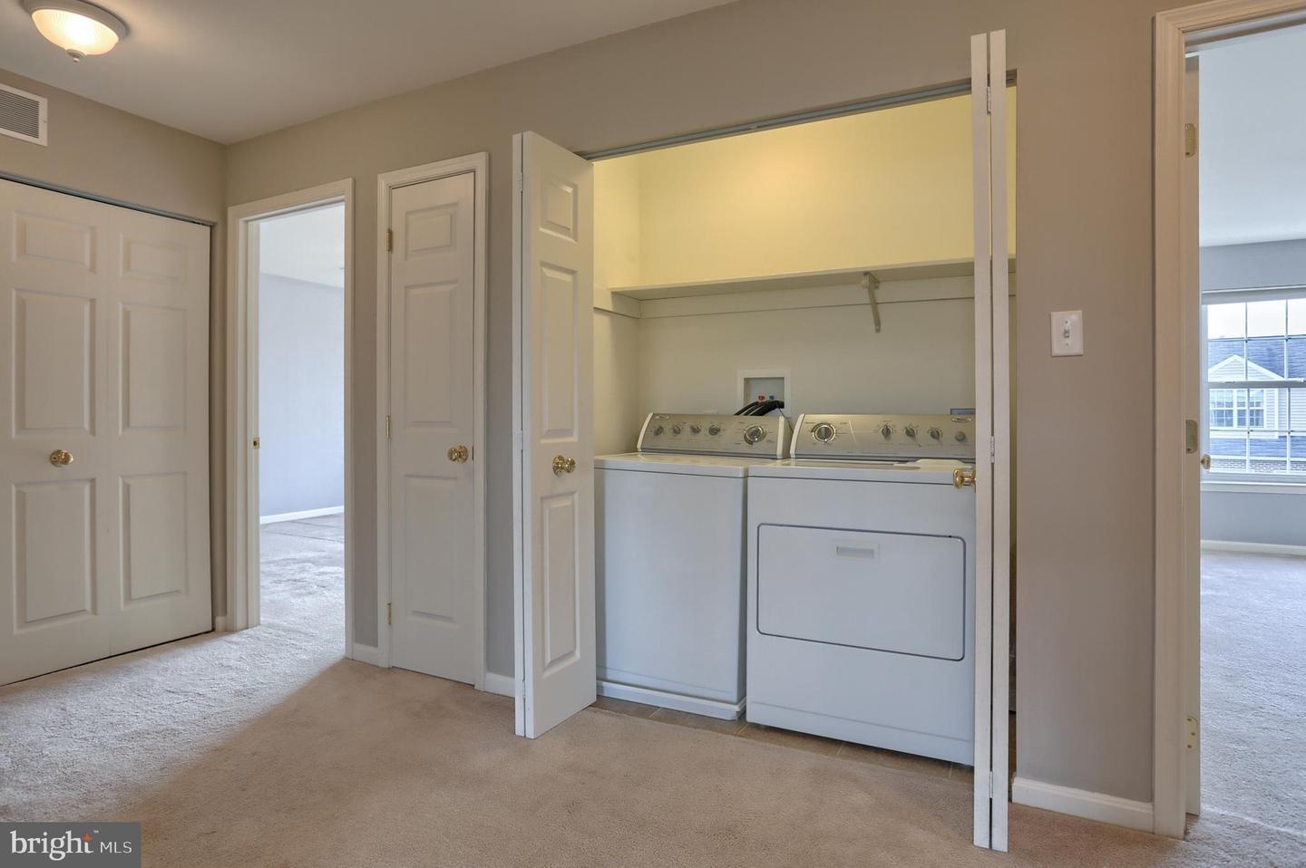 Building Photo - 150 Merlin Dr