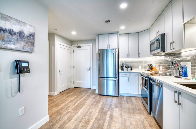 Building Photo - 1 Chestnut St