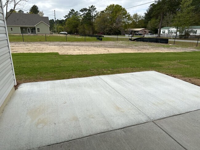 Building Photo - 20 Owens Rd