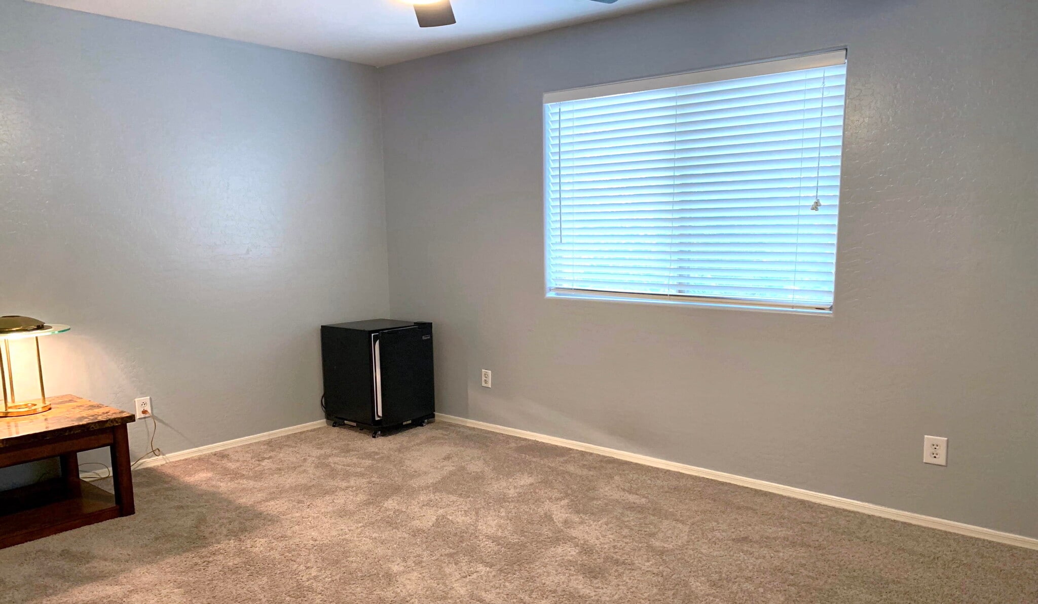 Building Photo - 15046 W Sells Dr