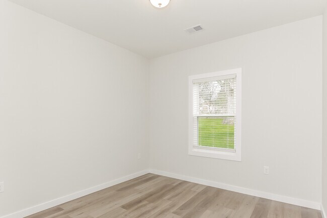 Building Photo - 6122 Hunter Ave, Charlotte, NC