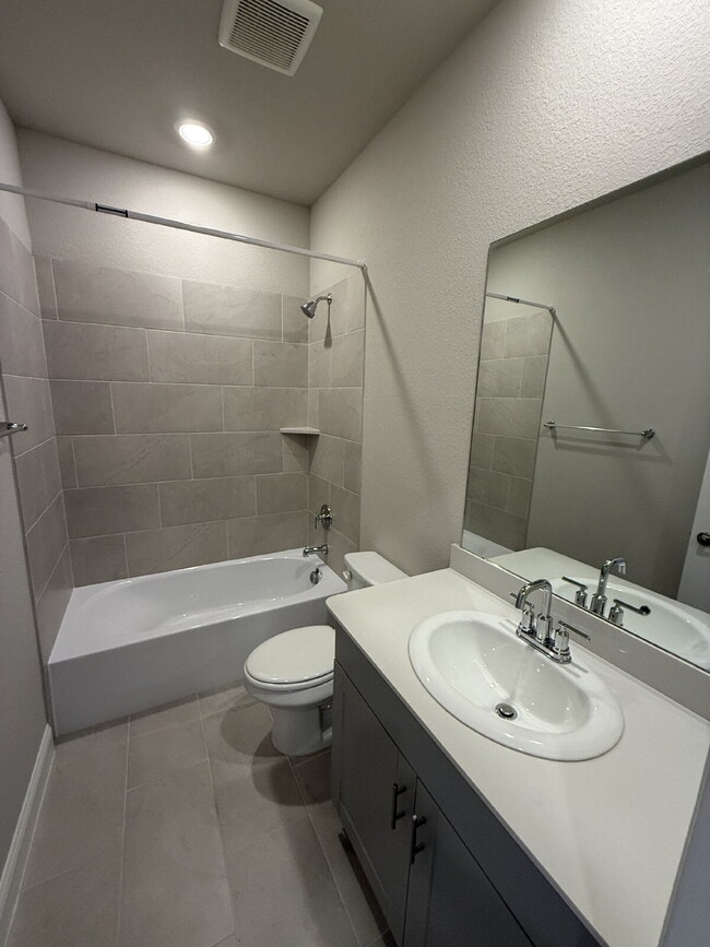 Building Photo - 3215 Sedge Grass Dr