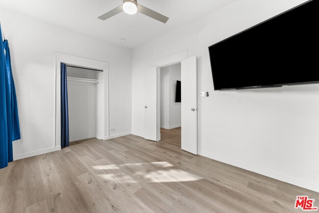 Building Photo - 33 Wavecrest Ave