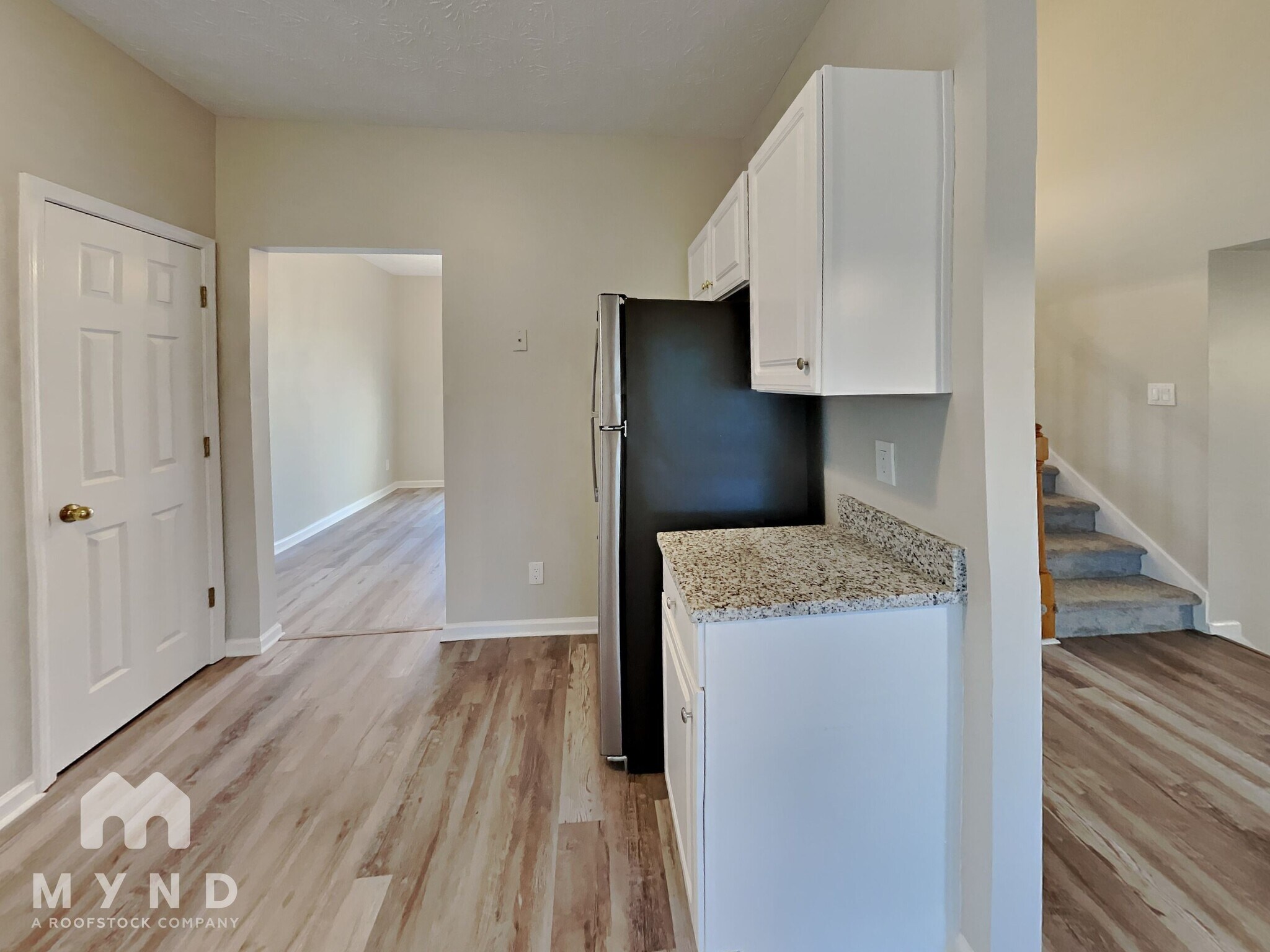 Building Photo - 723 River Valley Dr