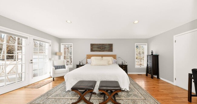 Building Photo - 150 Talmage Farm Ln