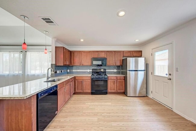 Building Photo - 4511 Halliday Ave