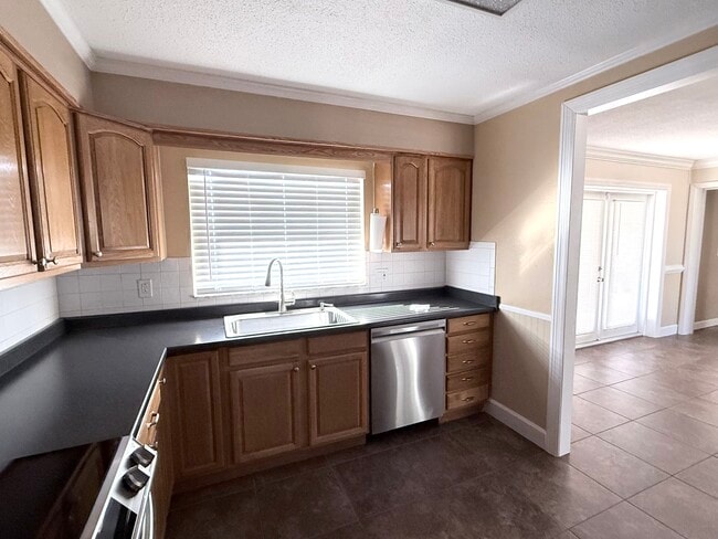 Building Photo - 16356 SE 87th Ave