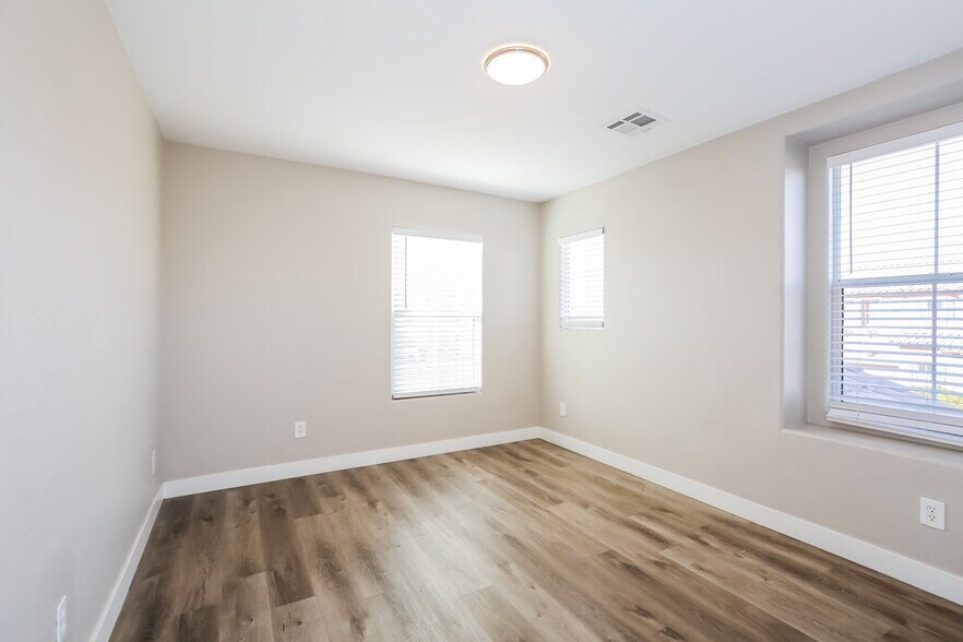 Building Photo - 7249 Huckaby Ave