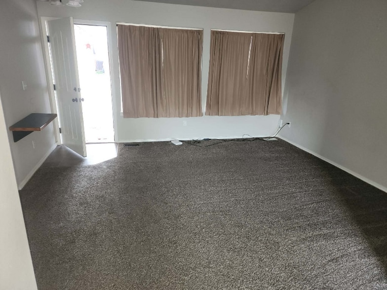 Building Photo - 2510 Sea Breeze St