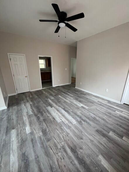 Building Photo - 196 Main St (unit 1)