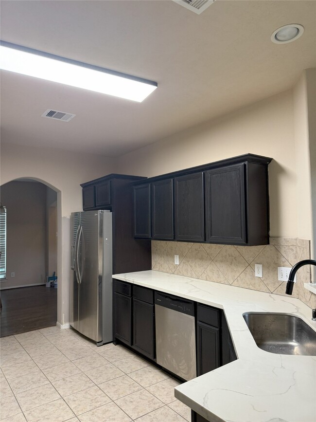 Building Photo - 22434 Albee Dr