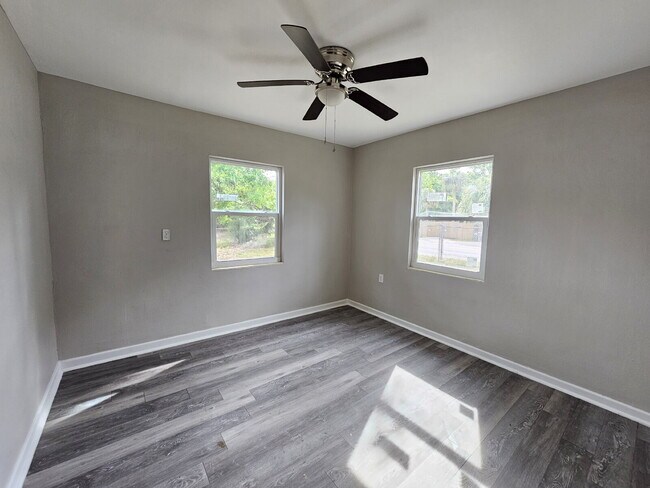 Building Photo - Single Family in Cocoa - Available July 1st!