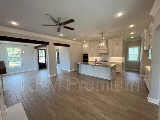 Building Photo - 1271 Rockport St
