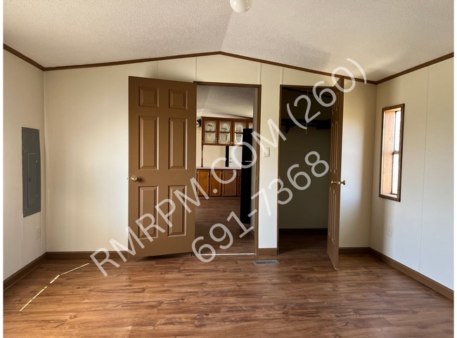 Building Photo - 2065 E Lakeside Dr