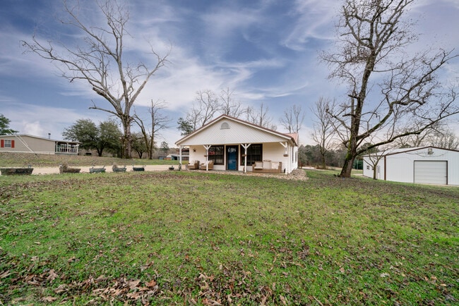 Building Photo - 1284 Buchanan Rd