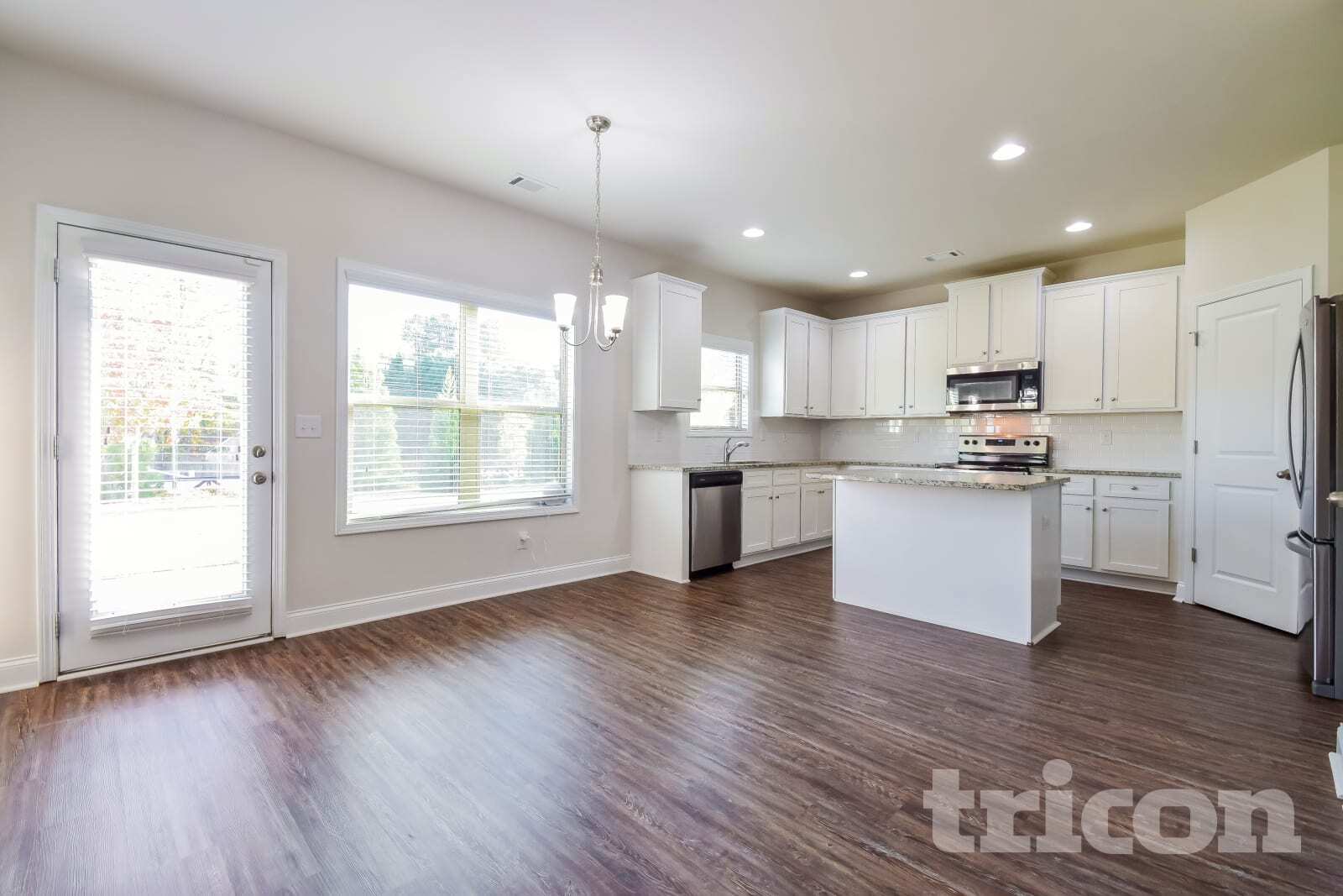 Building Photo - 4352 Bella View Dr
