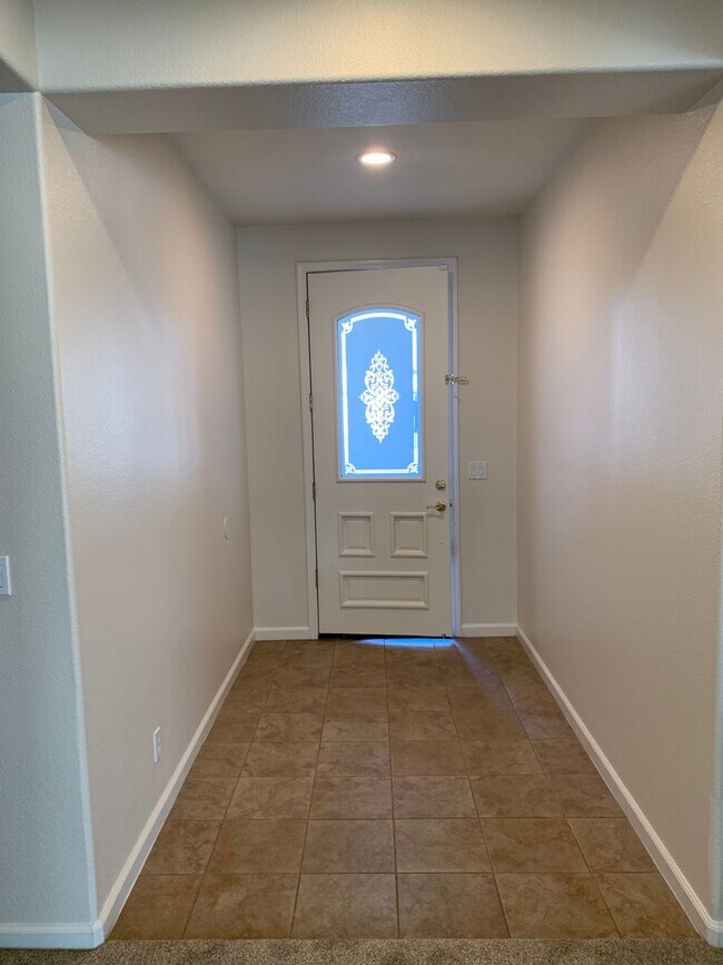 Building Photo - Coming up FOR SALE! Like New Super clean 3/2 West Fresno single story in Central Unified