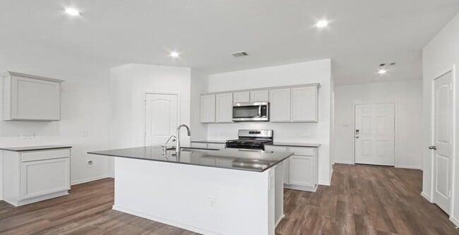 Building Photo - 12814 Sunny Pass