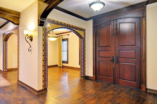 Building Photo - 3407 Penticost St