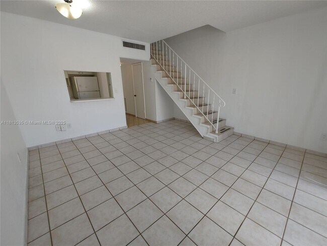 Building Photo - 1305 W 53rd St