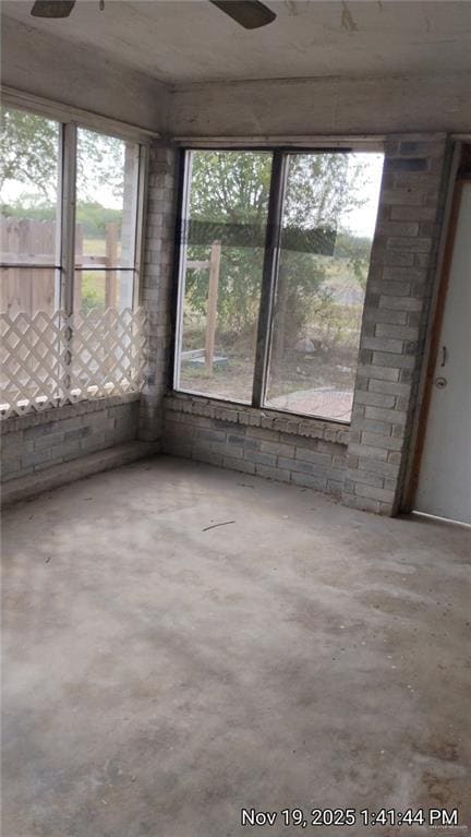 Building Photo - 13 Lake View Dr