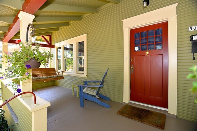 Building Photo - Delightful Remodeled Alberta Arts 3 Bed/2 Bath Bungalow