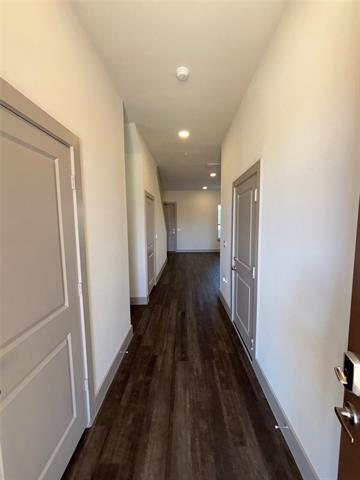 Building Photo - 2036 Oak Grove Ln