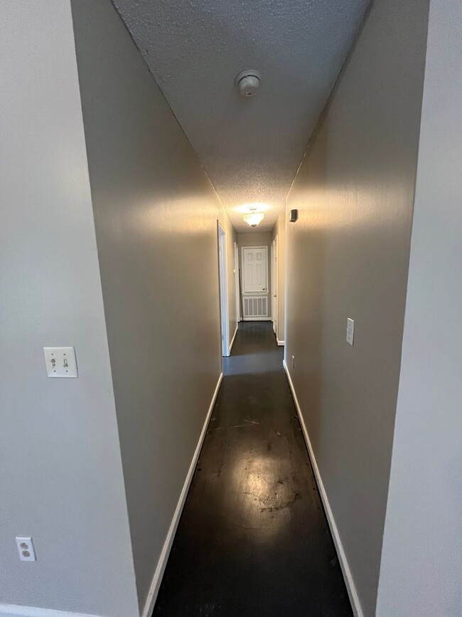 Building Photo - 3 Bed 3 Bath House