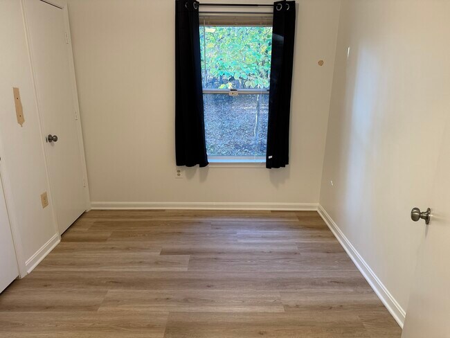 Building Photo - 14201 Woolen Oak Ct