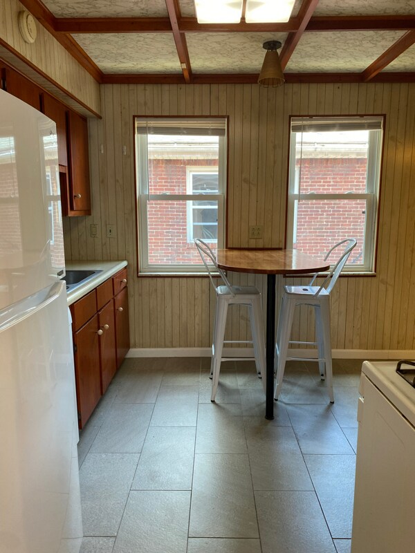 Building Photo - 2279 Shady Ave