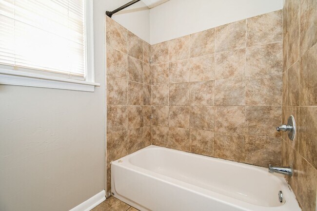 Building Photo - 3 BR/1BA | Newly Renovated Single Family Home | 1-Car Garage Parking | Front and back yard!