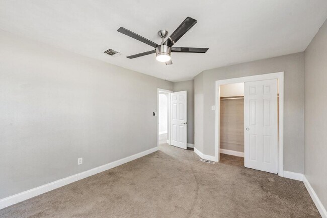 Building Photo - 29 Westwood Terrace N