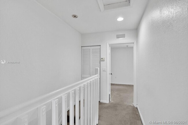 Building Photo - 2613 SW 83rd Terrace