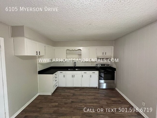 Building Photo - 6105 Myerson Dr