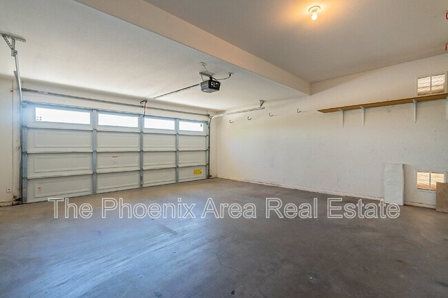 Building Photo - 44299 W Oster Dr