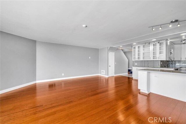 Building Photo - 531 Esplanade