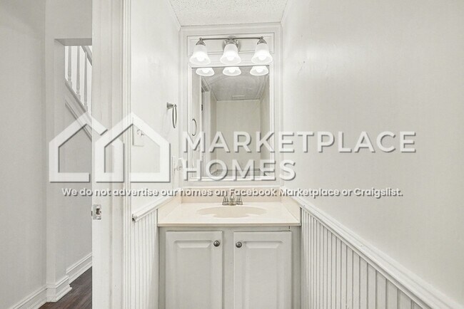 Building Photo - 205 Hunting Ct