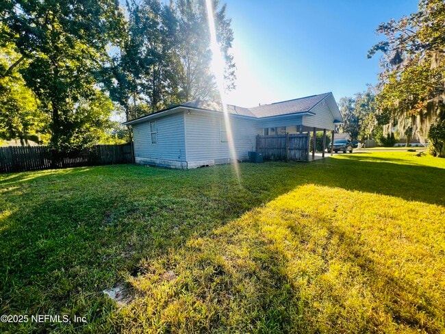 Building Photo - 1508 Center St